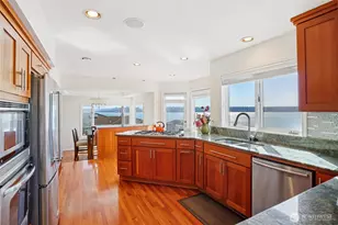 6412 East Side Dr NE, Tacoma, WA 98422 - Photo 13