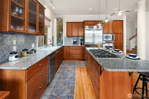 8418 Island Dr S, Seattle, WA 98118 - Photo 15