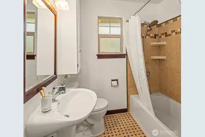 757 N 65th Street, Seattle, WA 98103 - Photo 17