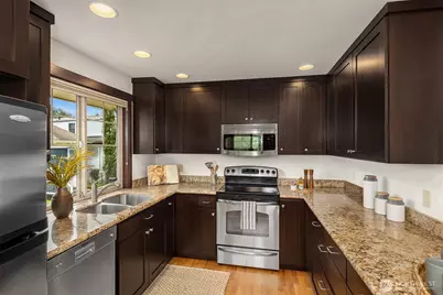 757 N 65th Street, Seattle, WA 98103 - Photo 11