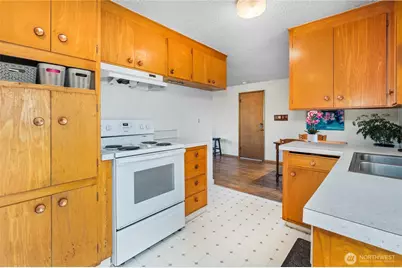 513 Harrington Avenue NE, Renton, WA 98056 - Photo 9