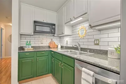 20320 Bothell Everett Hwy #D102, Bothell, WA 98012 - Photo 3