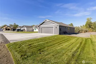 4246 W Sandy Ct, Moses Lake, WA 98837 - Photo 3