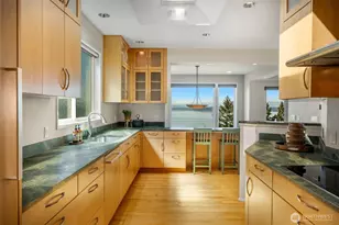 4017 56th Ave SW, Seattle, WA 98116 - Photo 9