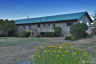 8267 Franklin Rd, Clinton, WA 98236 - Photo 7