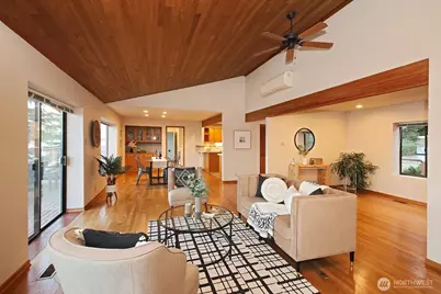 8267 Franklin Road, Clinton, WA 98236 - Photo 9