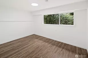 11653 SE 49th St, Bellevue, WA 98006 - Photo 23