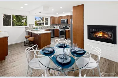 11653 SE 49th Street, Bellevue, WA 98006 - Photo 15