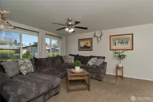 1867 Clovercrest St, Enumclaw, WA 98022 - Photo 3