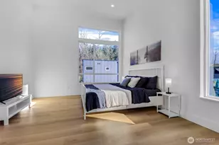 10630 E Riverside Dr, Bothell, WA 98011 - Photo 5