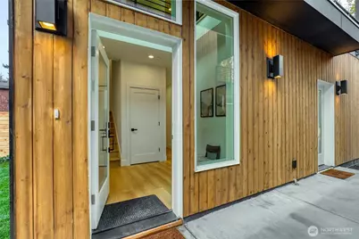 10628 E Riverside Dr, Bothell, WA 98011 - Photo 25