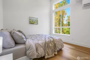 10628 E Riverside Dr, Bothell, WA 98011 - Photo 11