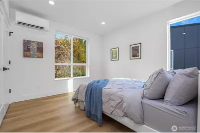 10628 E Riverside Dr, Bothell, WA 98011 - Photo 13