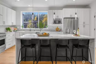 10628 E Riverside Dr, Bothell, WA 98011 - Photo 3