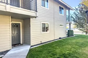 520 11th Street NE, East Wenatchee, WA 98802 - Photo 1