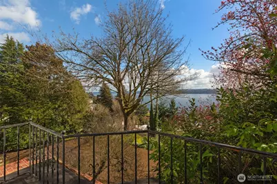 520 36th Avenue E, Seattle, WA 98112 - Photo 17