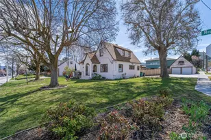 841 Red Apple Rd, Wenatchee, WA 98801 - Photo 3