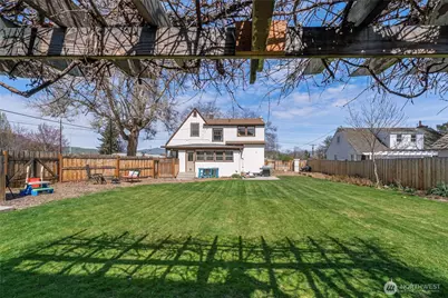 841 Red Apple Road, Wenatchee, WA 98801 - Photo 9