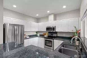 401 S 51st Ct, Renton, WA 98055 - Photo 17