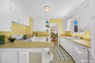 2517 Peabody St, Bellingham, WA 98225 - Photo 11