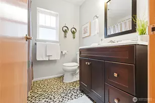 2712 S Irving St, Seattle, WA 98144 - Photo 25
