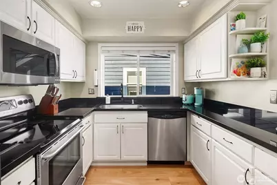 2116 California Avenue SW #201, Seattle, WA 98116 - Photo 7