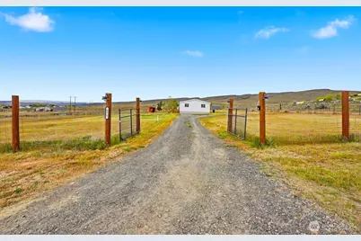 671 Hull Road, Selah, WA 98942 - Photo 9