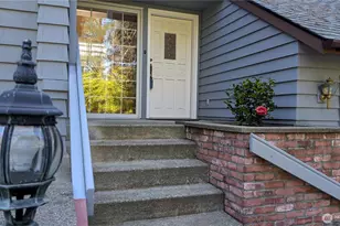 16827 41st St E, Lake Tapps, WA 98391 - Photo 3