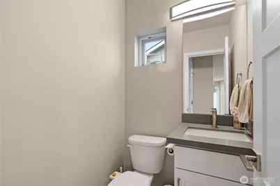 11714 B 26th Avenue NE, Seattle, WA 98125 - Photo 15