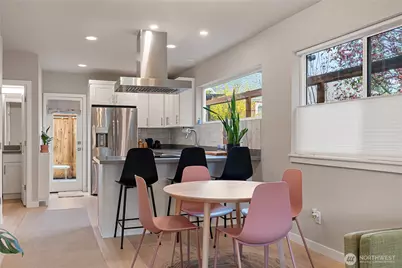 11714 B 26th Avenue NE, Seattle, WA 98125 - Photo 7