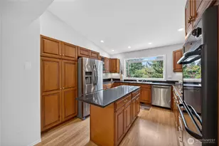 2010 Creekside Ln, Anacortes, WA 98221 - Photo 11
