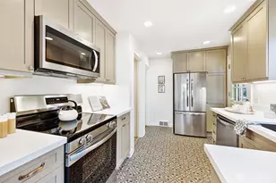 7525 17th Ave NW, Seattle, WA 98117 - Photo 9