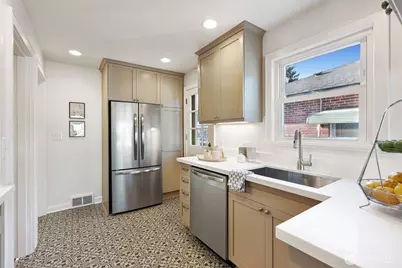 7525 17th Avenue NW, Seattle, WA 98117 - Photo 7