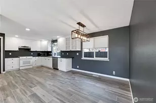 672 SE 4th Ave, Oak Harbor, WA 98277 - Photo 5