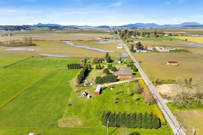 16068 Field Road, Bow, WA 98232 - Photo 11