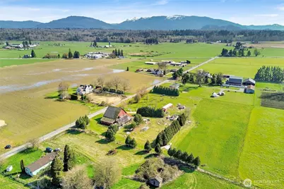 16068 Field Road, Bow, WA 98232 - Photo 3