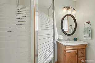 819 NE 180th St, Shoreline, WA 98155 - Photo 23