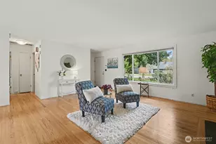 819 NE 180th St, Shoreline, WA 98155 - Photo 9