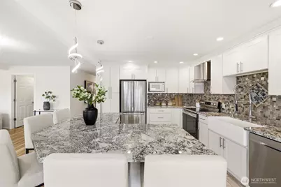 1758 Dexter Avenue N #4, Seattle, WA 98109 - Photo 15