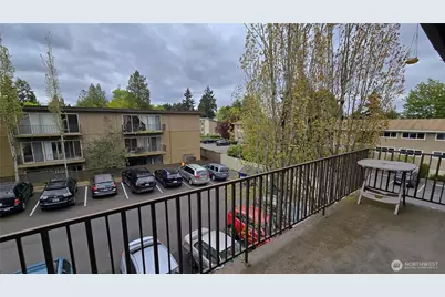 11010 NE 68th Street #627, Kirkland, WA 98033 - Photo 1