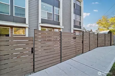 7207 12th Avenue NE, Seattle, WA 98115 - Photo 3