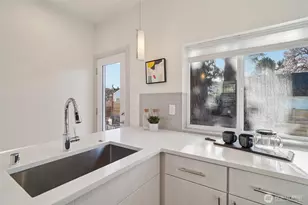 7207 12th Ave NE, Seattle, WA 98115 - Photo 15