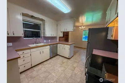 8328 200th Street SW, Edmonds, WA 98026 - Photo 9