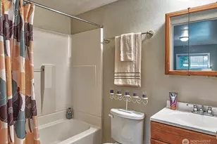 22910 Edmonds Way, Edmonds, WA 98020 - Photo 13