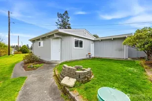 206 E Wall St, Camano Island, WA 98282 - Photo 21