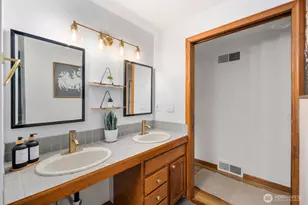 2321 NE 128th St, Seattle, WA 98125 - Photo 21