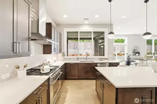 24387 NE 24th St, Sammamish, WA 98074 - Photo 15