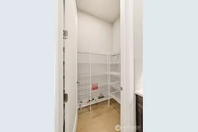 24387 NE 24th Street, Sammamish, WA 98074 - Photo 17