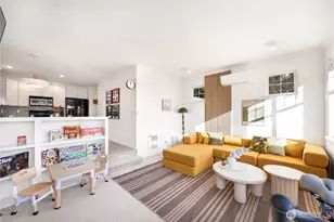 1231 6th Ave N, Seattle, WA 98109 - Photo 21