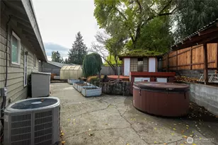 12011 SE 157th Pl, Renton, WA 98058 - Photo 35